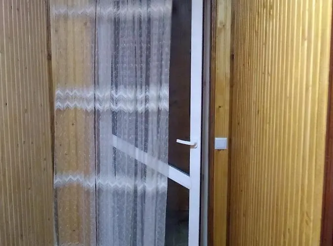 у яни شقة *